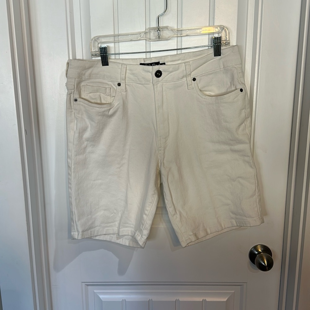 C & C California white Jean shorts size 33 (14) in great condition, super cute!
